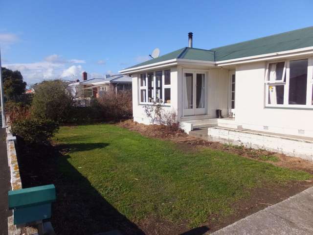 UPPER RICCARTON - STUDENT ACCOMMODATION 2027 - 3 BEDROOMS, 2 SLEEPOUTS & 2 BATHROOMS