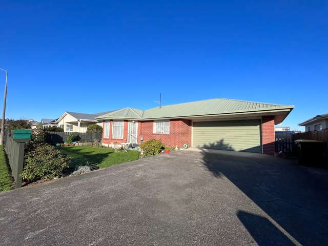 27 Avenal Street Avenal_1