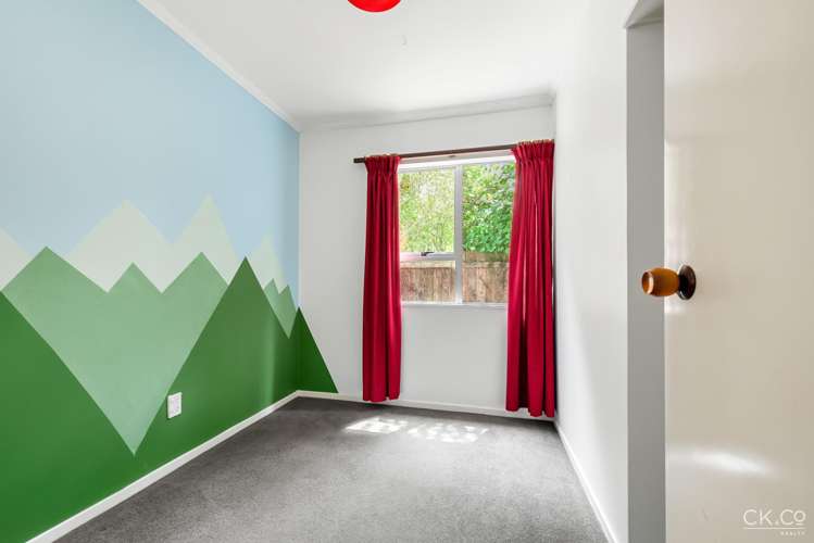 16 Hugh Duncan Street Haywards_12