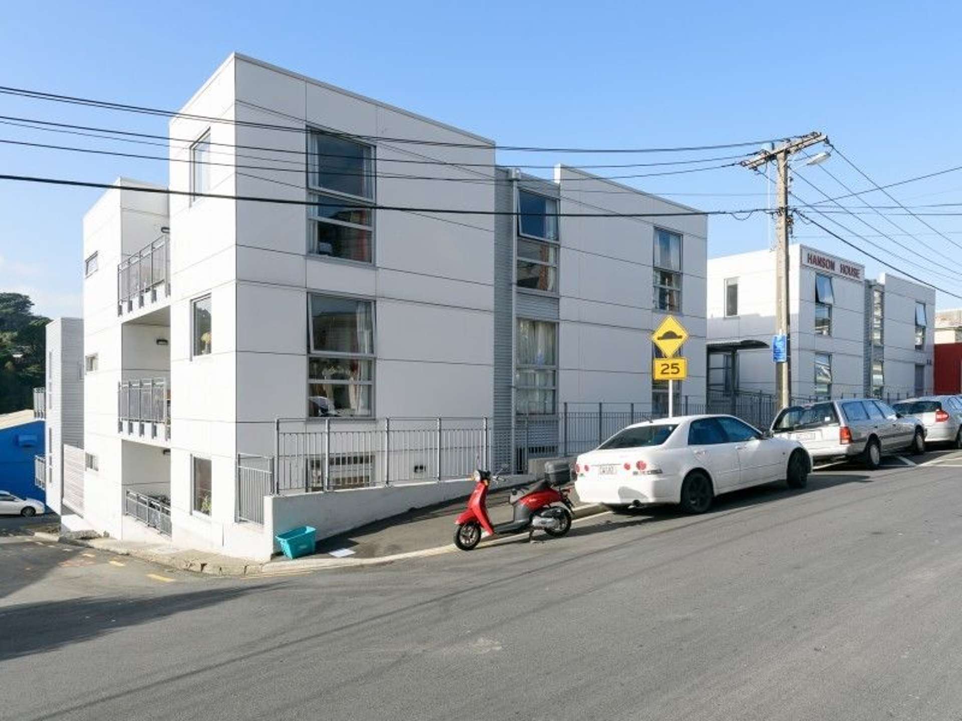 2/27 Hanson Street Mount Cook_0
