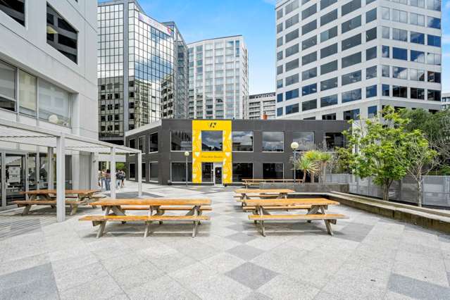 UNDERDEVELOPED OFFICE WITH EXPANSION POTENTIAL