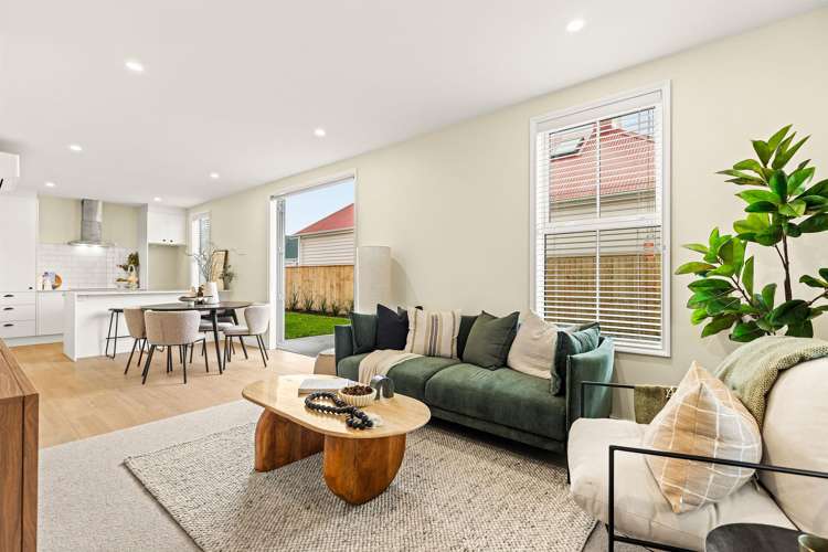 7A Waitikiri Drive Parklands_3