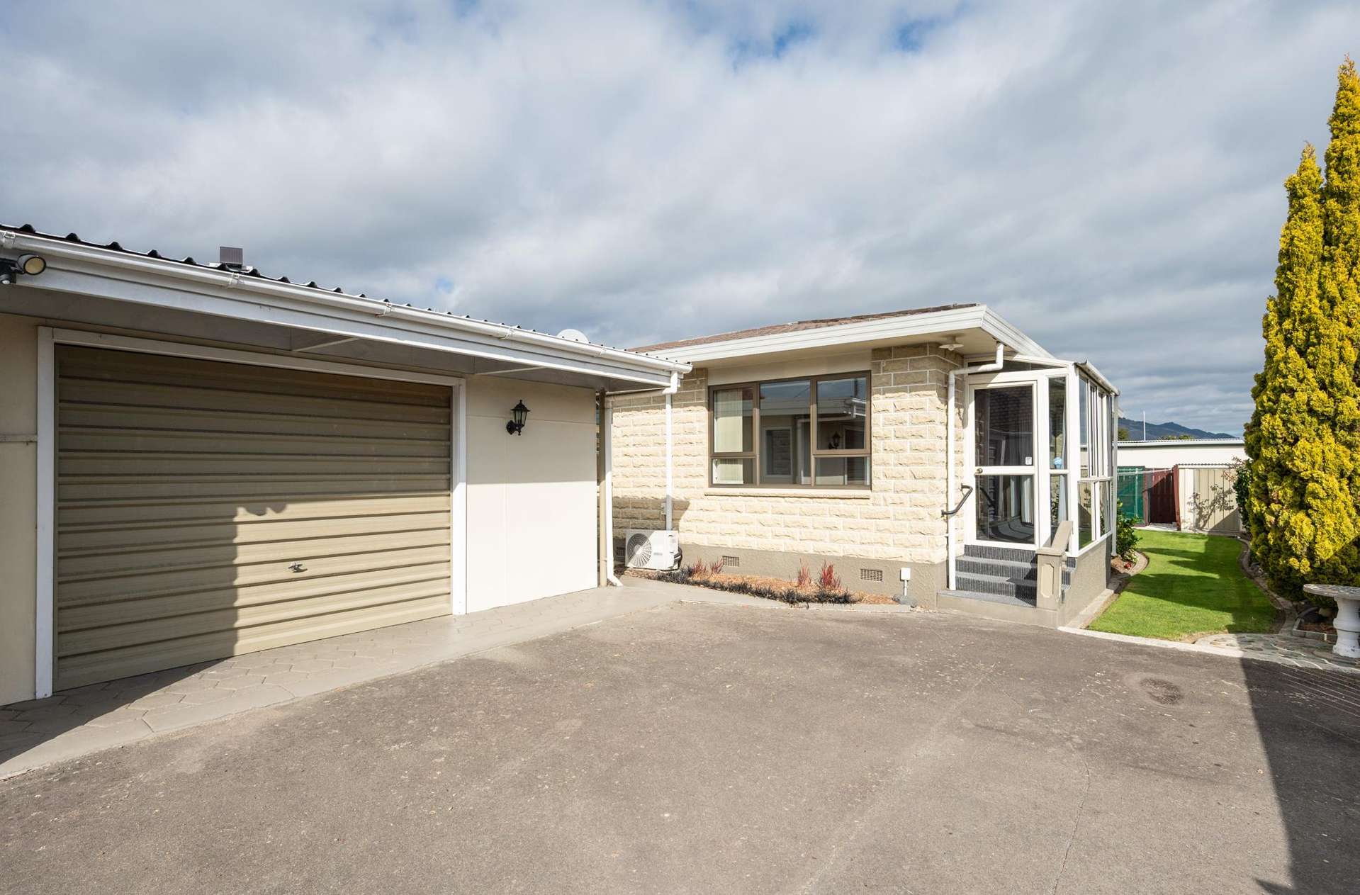 2/18 Ranui Road Stoke_0