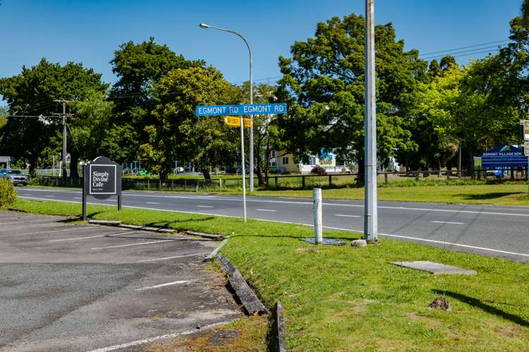 1277 Egmont Road Egmont Village_51