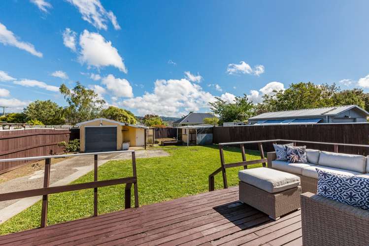 22 Ngata Grove Trentham_18