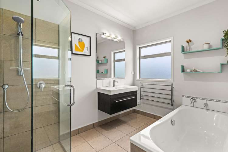 4 Donald Place Frimley_19