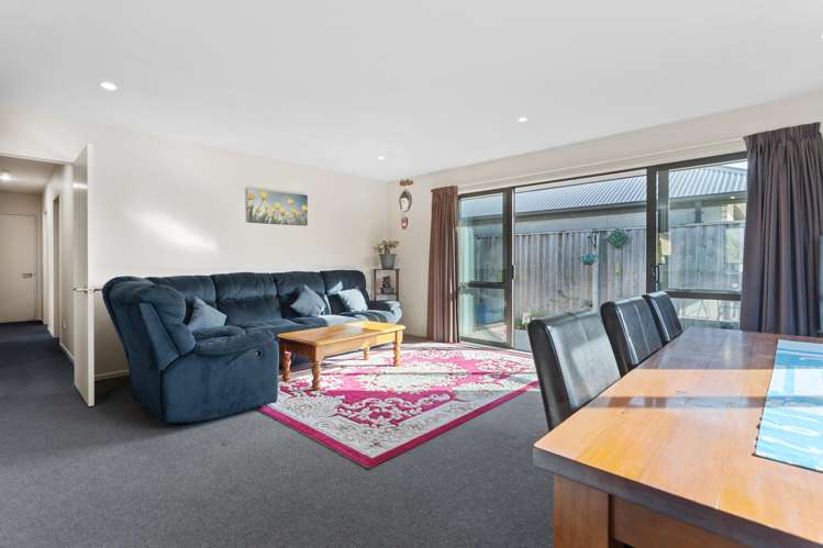 4 Charente Way Yaldhurst_7