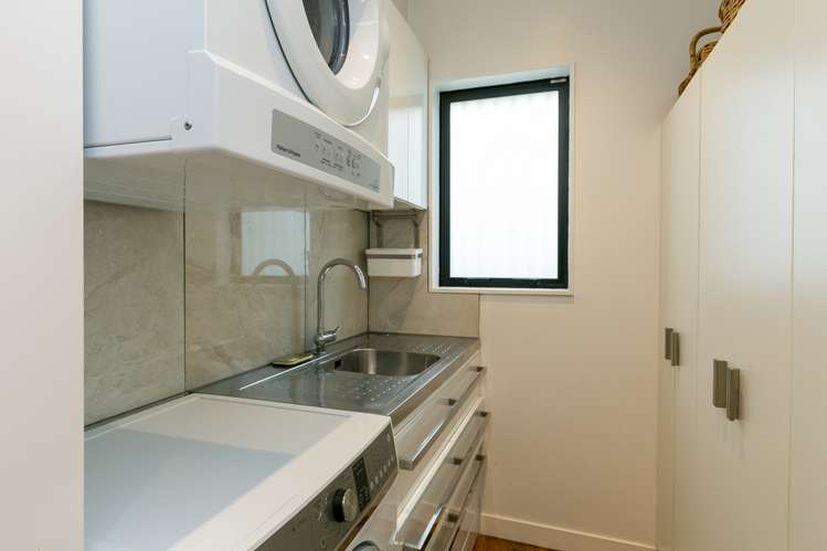 312 Queens Drive Lyall Bay_17