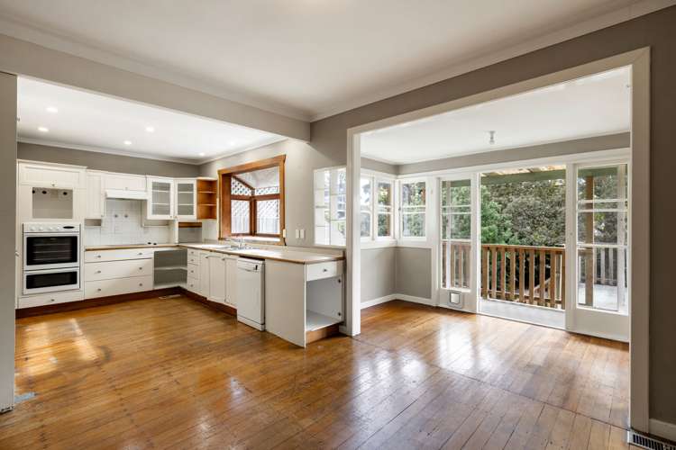 128 River Road Hamilton East_9