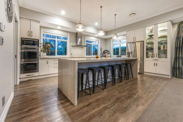 1097 Queen Street East Levin_18