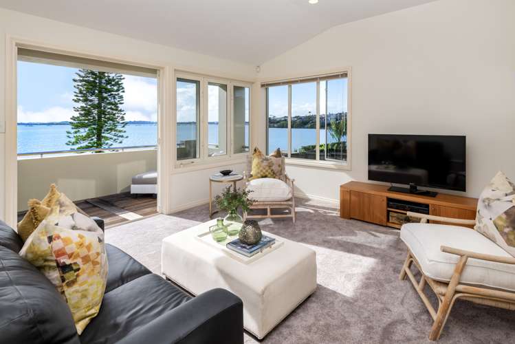 70 Bramley Drive Farm Cove_16