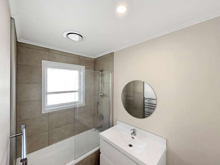  832 Whangaparaoa Road Manly_19