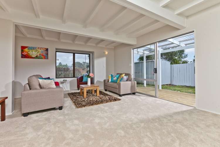 2/8 Gladstone Road Northcote_9