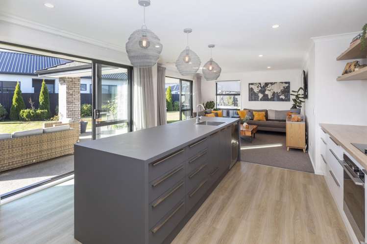 160 Southfield Drive Lincoln_3