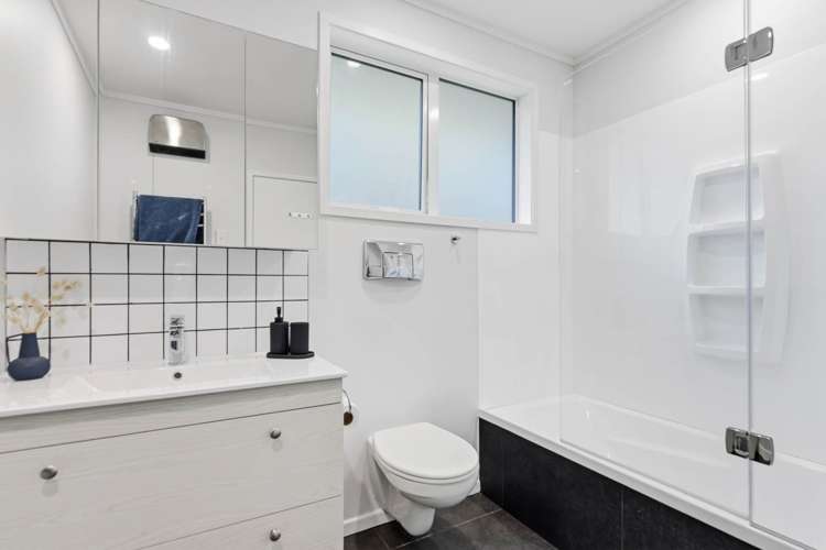 17 Coroglen Avenue Birkenhead_10