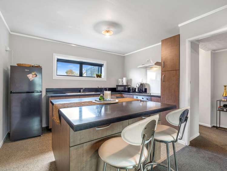 6 Roger street Pukehangi_18