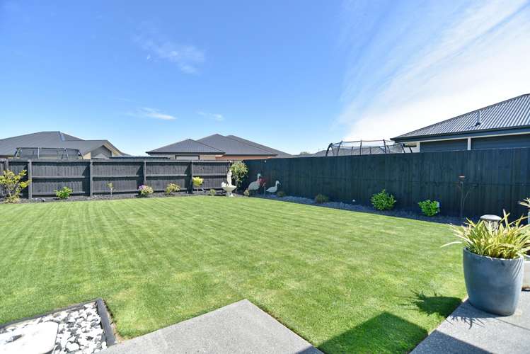 16 McQuillan Avenue Woodend_31