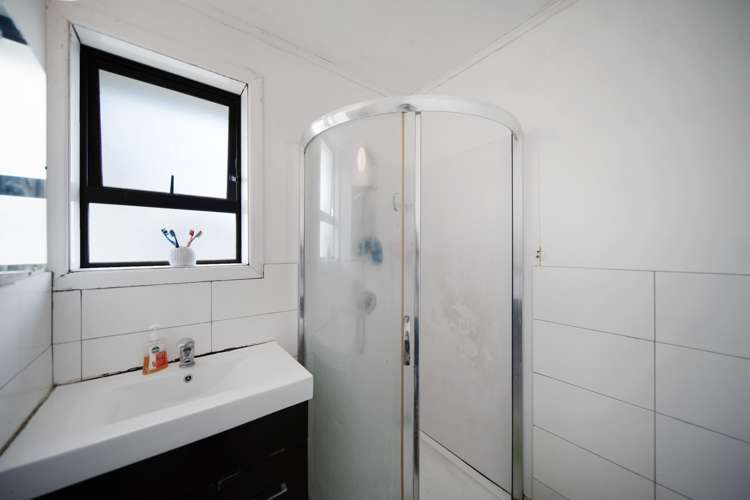 17 Antrim Crescent Otara_10