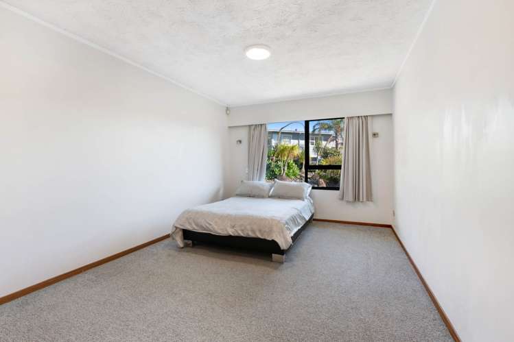 24 Tawhana Crescent Red Beach_11
