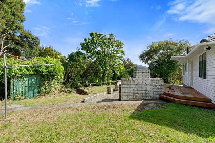 27 James Grove Stokes Valley_24