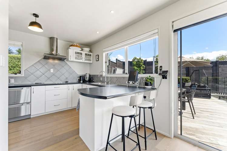 300 Whangaparaoa Road Red Beach_8