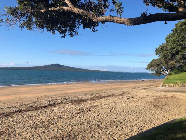 57 Old Lake Road Narrow Neck_12