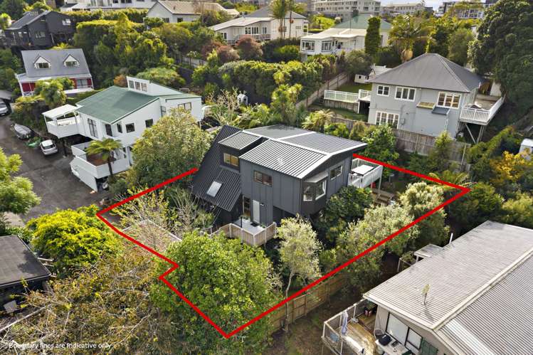 2/26 Colonial Road_0