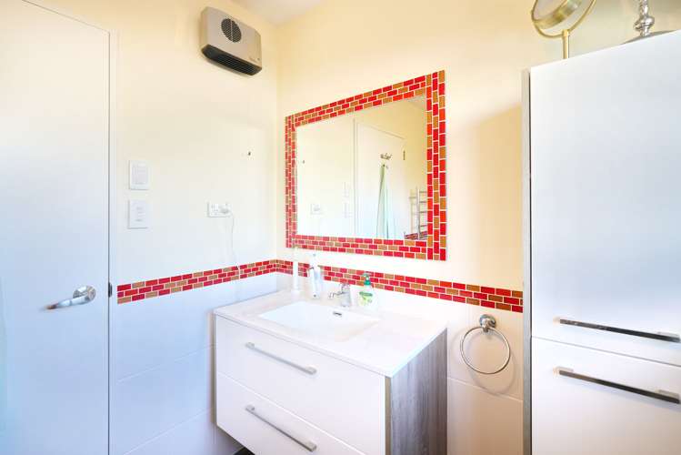 7b Ronald George Place Parklands_8