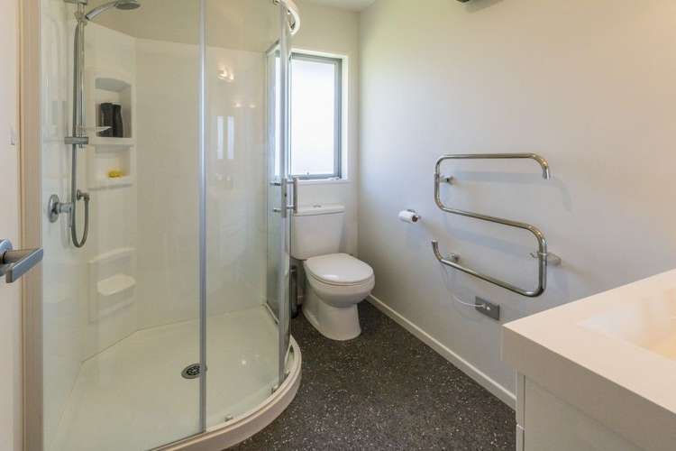 20 Quinnat Street Albert Town_9