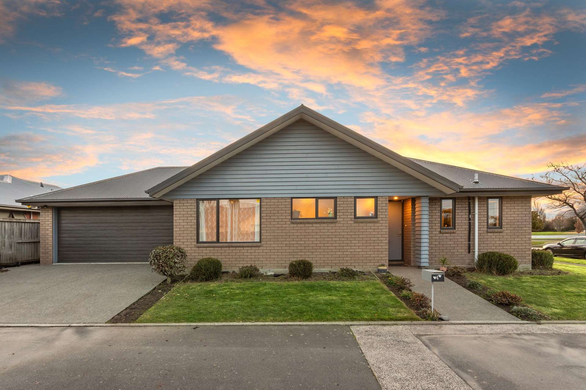 4 Charente Way Yaldhurst_0