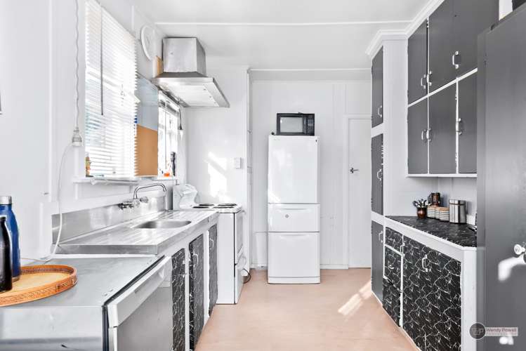 109 Waddington Drive Naenae_1