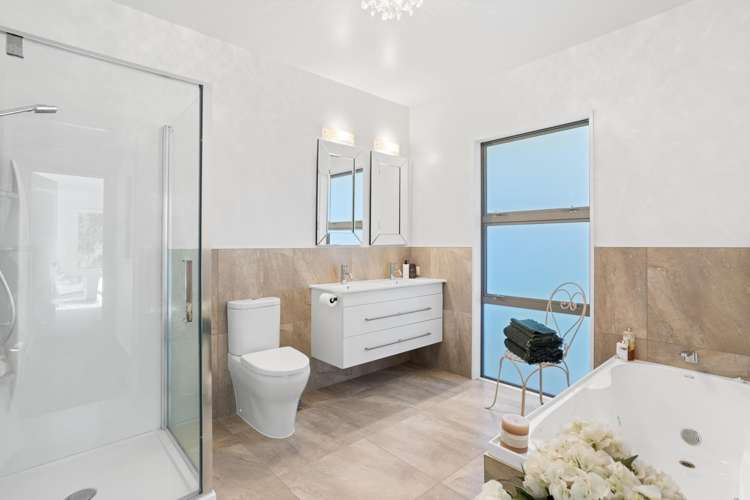 16 Harbour View Heights Picton_24