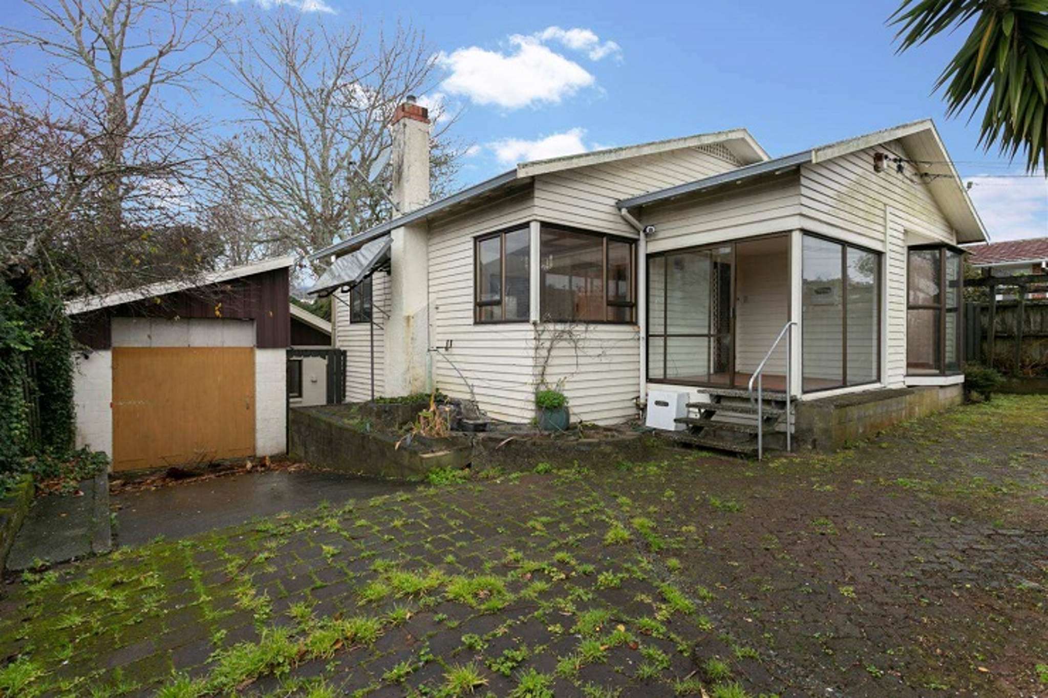 Run-down deceased estate in Meadowbank sells for $1.3m - nearly $1m below CV