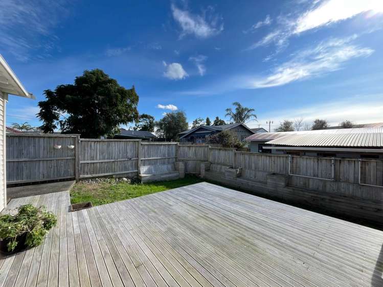 387 West Coast Road Glen Eden_12
