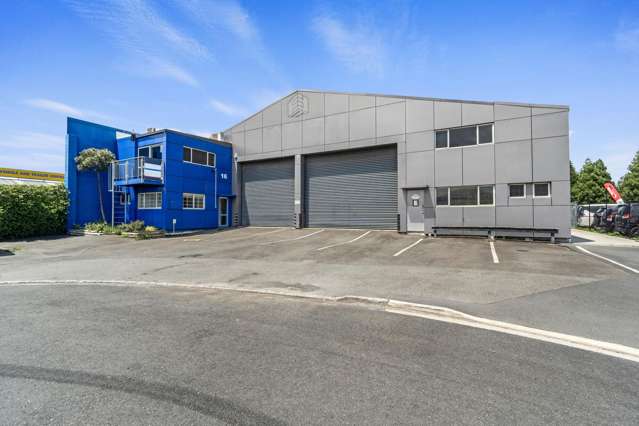 Brand exposure to SH1C with warehouse & yard