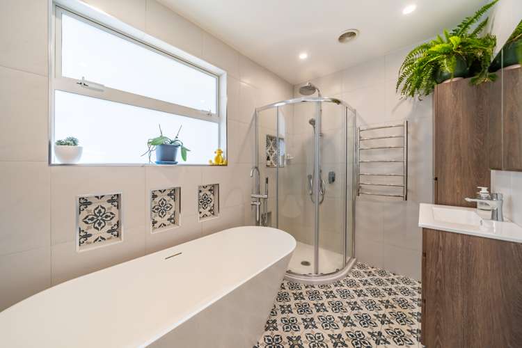 37 California Drive Totara Park_14