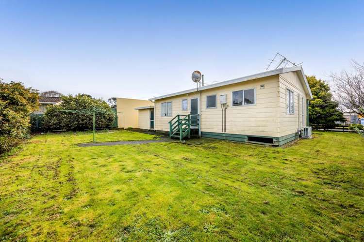 1 Charles Major Place Hawera_11
