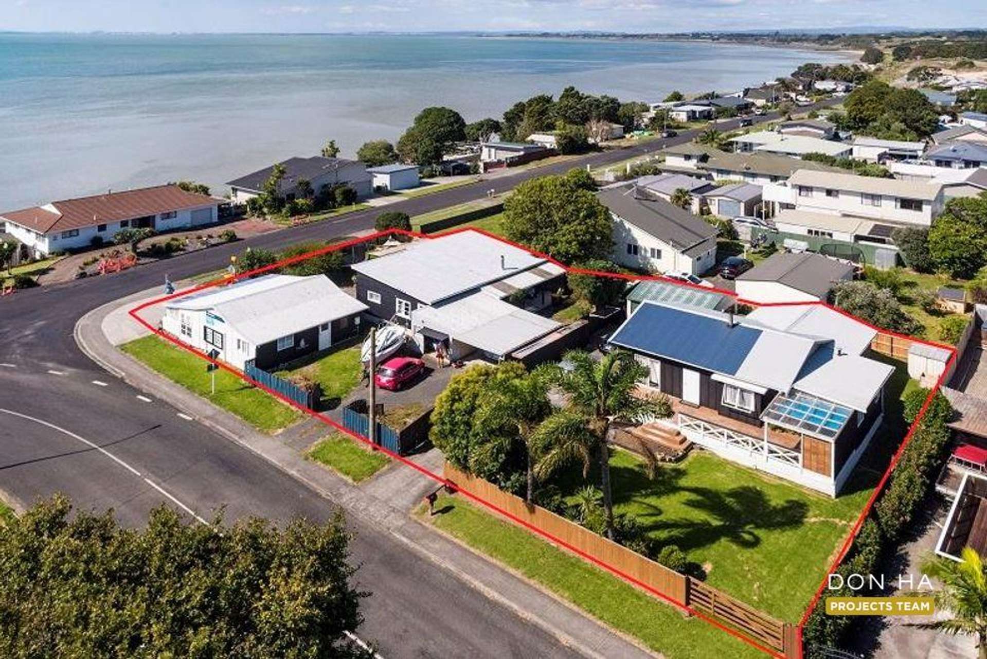 1 Crispe Road  & 1 Clarks Beach Road Clarks Beach_0