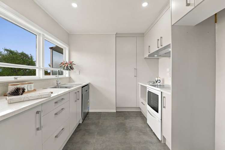 4 Lympne Lane Mangere_18