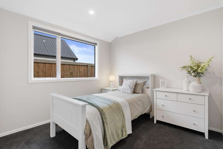 8 Strowan Avenue Elgin_31