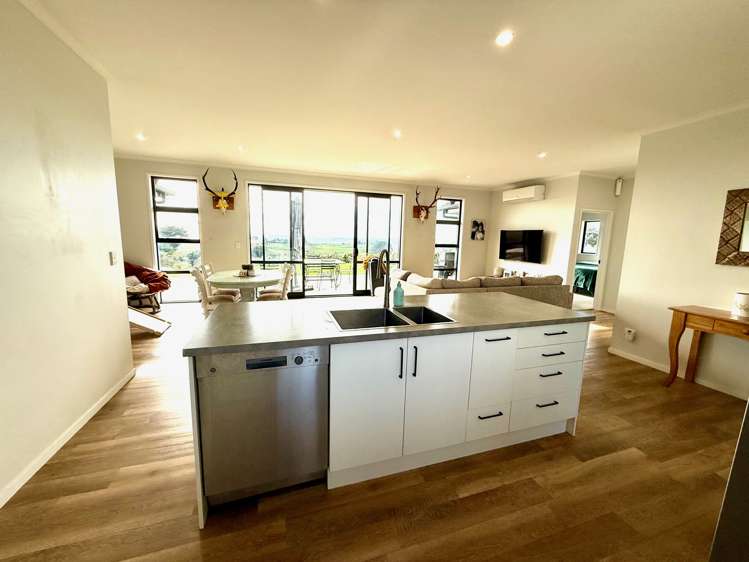 669A Te Hutewai Road Raglan_10
