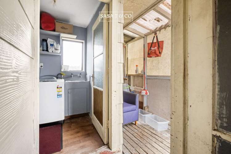 2/4 Colin Street Mangere_12