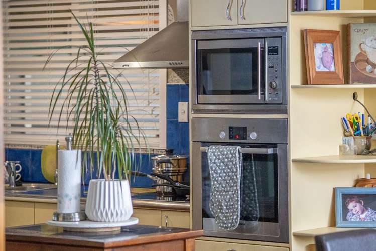 73 Clayton Road Mangakakahi_3