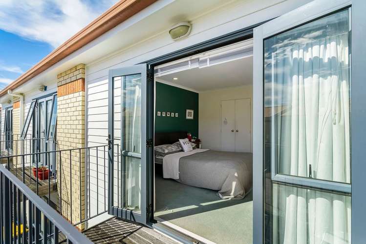 11/3 Ambrico Place New Lynn_11