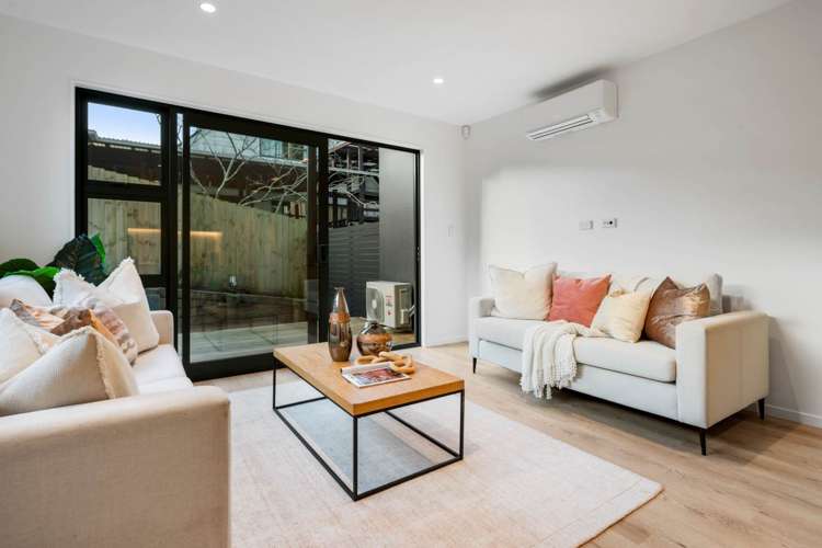 9 Pharlap Drive Albany_6