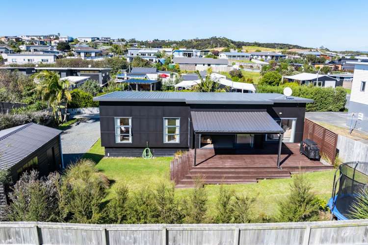 13 Te Whai Street Mangawhai Heads_15