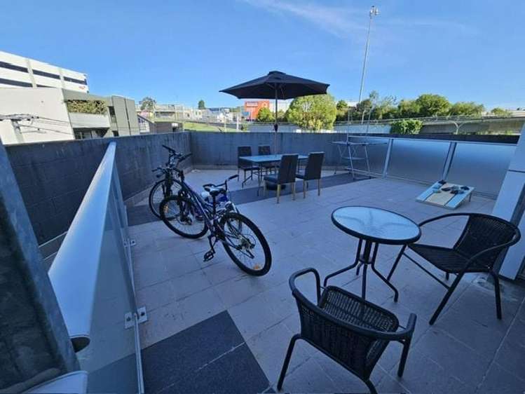 2/15 Minnie Street Eden Terrace_12
