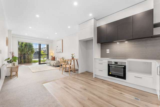 5/1 Genevieve Lane Hobsonville_4