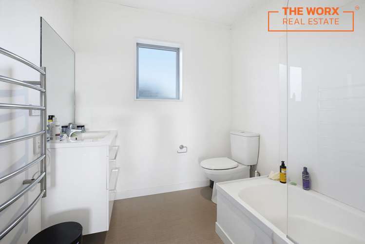 4/8 Middleton Road Johnsonville_13