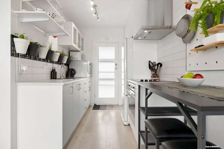 2/9 Strong Street Saint Johns_5